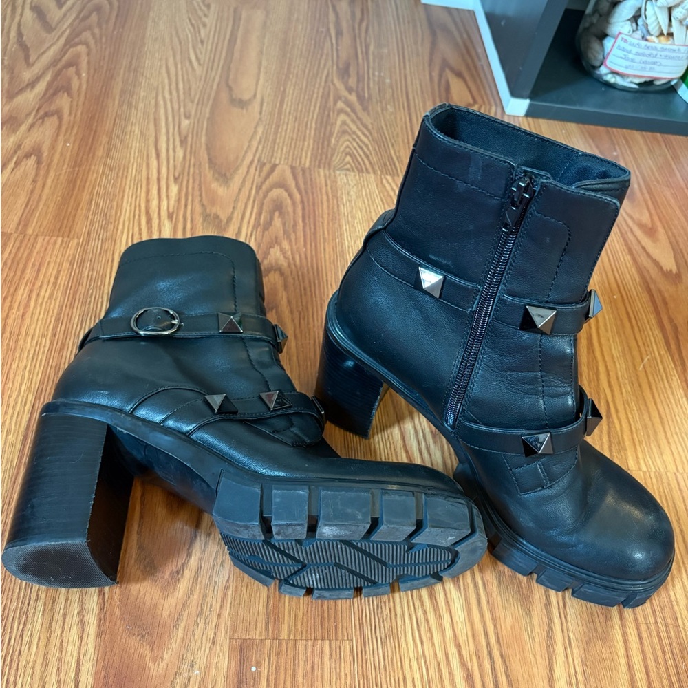 Vaneli Davy tall ankle boot 👢 moto 🏍️ studded - Picture 4 of 12